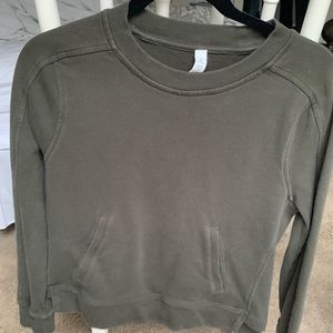 Lululemon dark green cropped sweatshirt